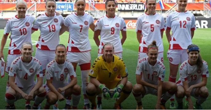 Jugadoras de futbol danesas recibirán salario igual que los hombres