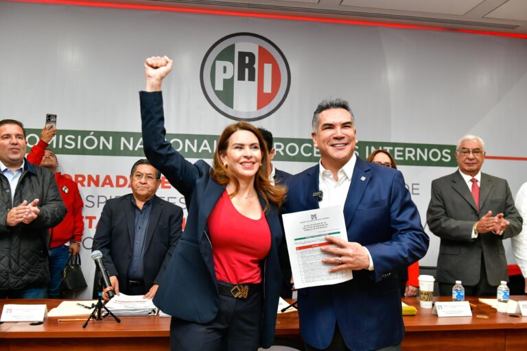 'Alito' Moreno se registra como candidato a dirigencia del PRI