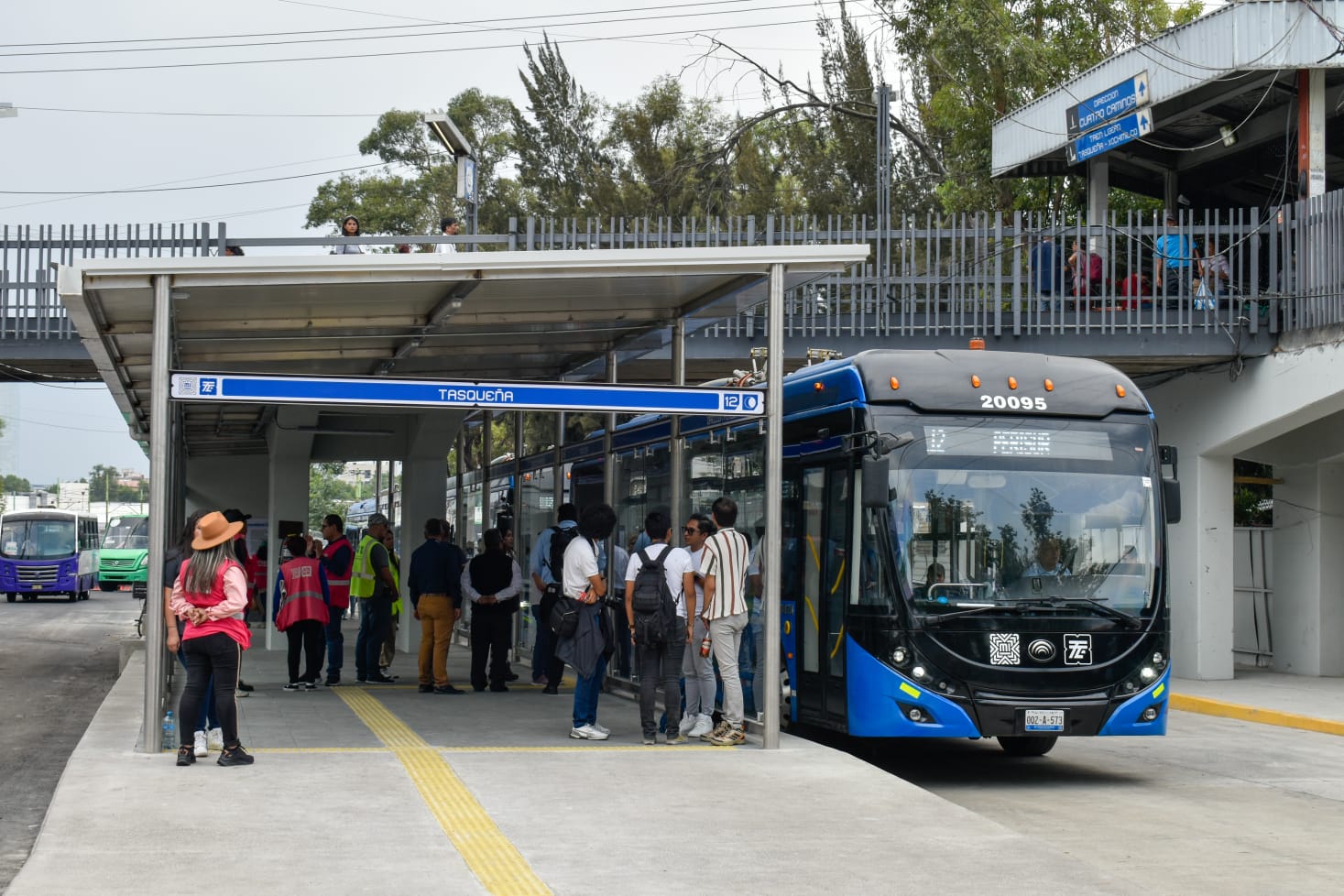 Conecta trolebús Avenida Aztecas a miles de pasajeros en su primer mes