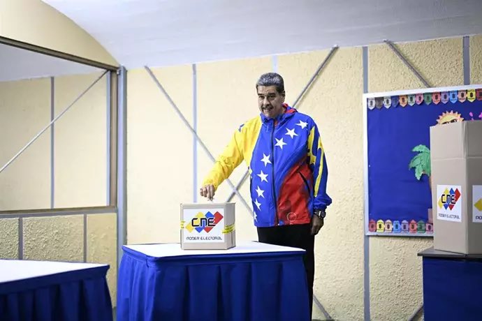 Oposición venezolana desconoce triunfo de Nicolás Maduro