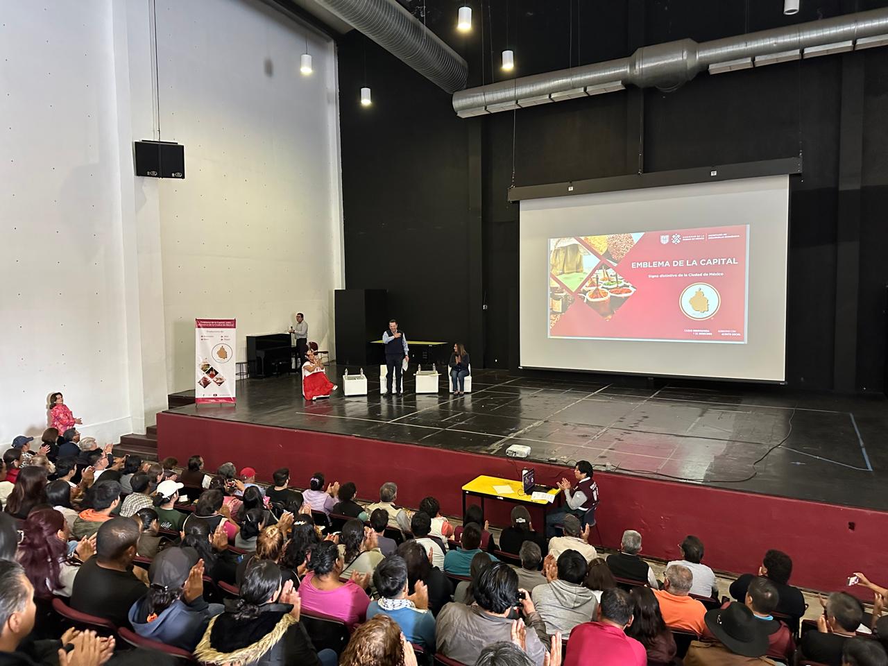 Productos locales de la CDMX se destacan con la marca ‘Emblema de la Capital’