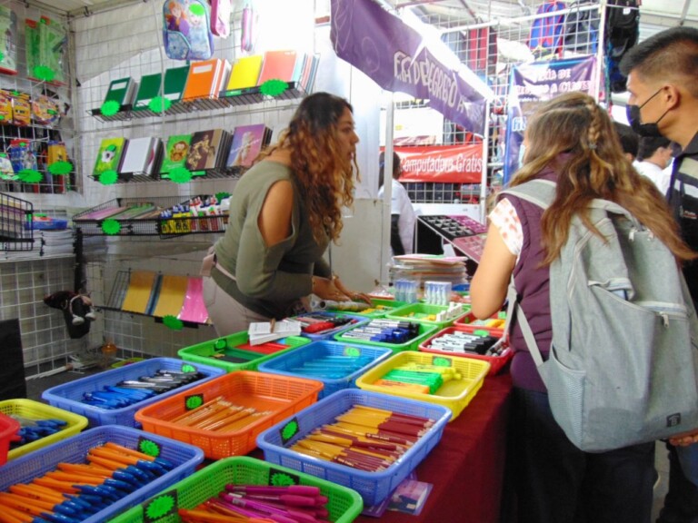 Arranca la sexta edición de la Feria de Regreso a Clases en Iztapalapa