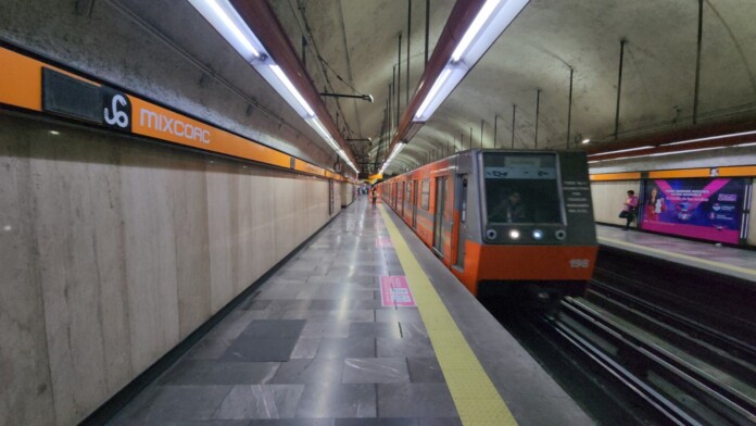 Cuatro estaciones de la Línea 7 del Metro cerrarán antes este viernes y sábado