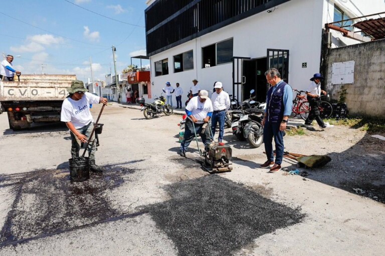 Intensifican plan de bacheo en Mérida