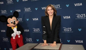 Miley Cyrus recibe el premio Leyenda Disney