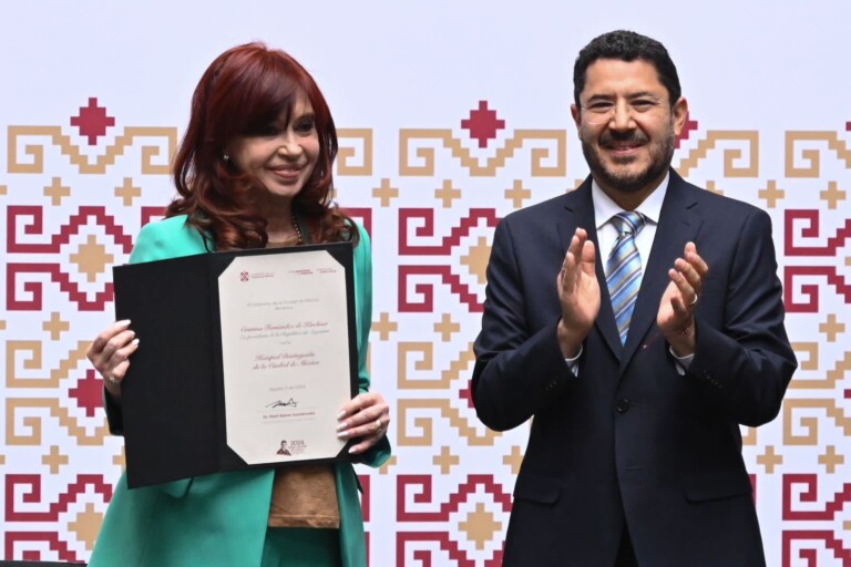 Reconocen a Cristina Fernández como huésped distinguida en Ciudad de México