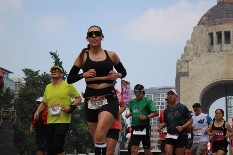 Recorren 30 mil atletas el Maratón de la Ciudad de México desde CU al Zócalo