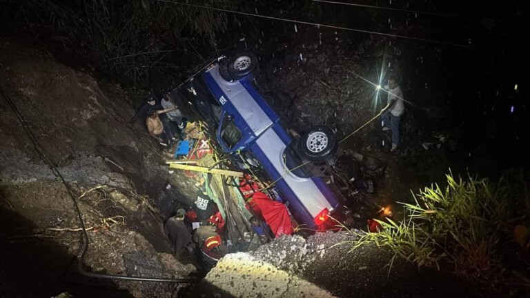 Se accidenta camioneta con peregrinos rumbo a Chalma