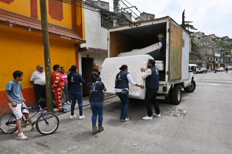 Naucalpan apoya a familias afectadas por la lluvia