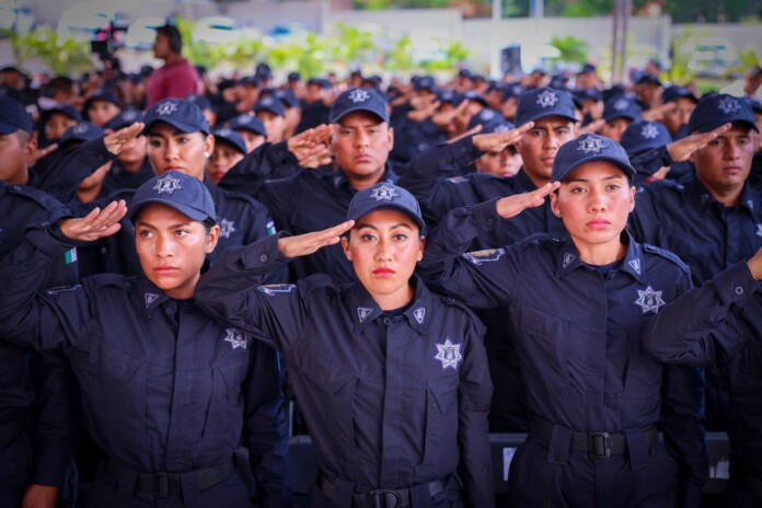 Egresa la primera generación de la Universidad Policial de Guerrero