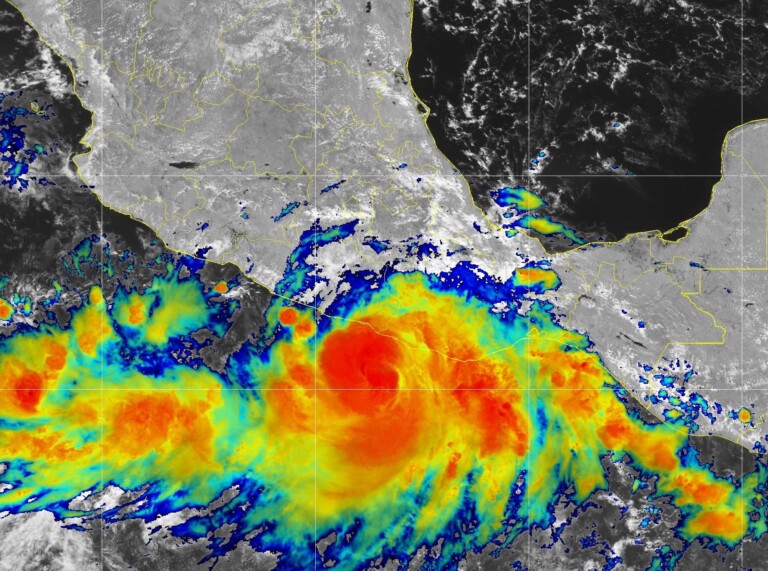 'John' se intensifica a huracán