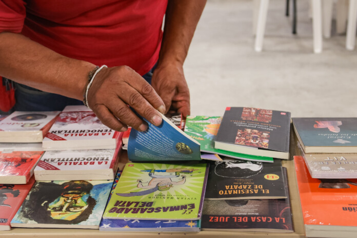 Libro Club ‘Diableros Literarios‘ en la Central de Abasto