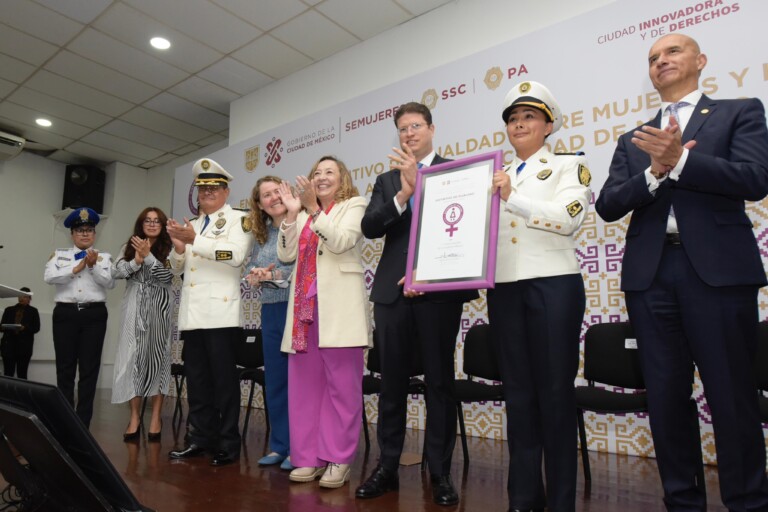 Policía Auxiliar de CDMX recibe histórico reconocimiento por equidad de género