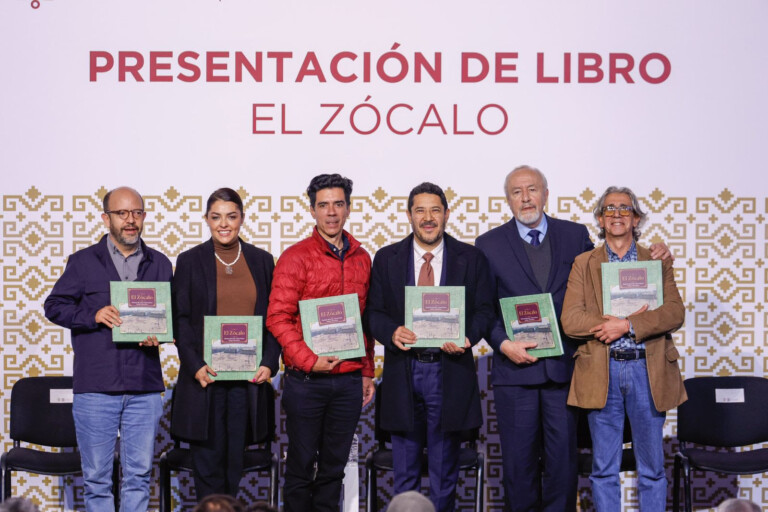 Presentan libro “El Zócalo” que narra 500 años de vida pública en México