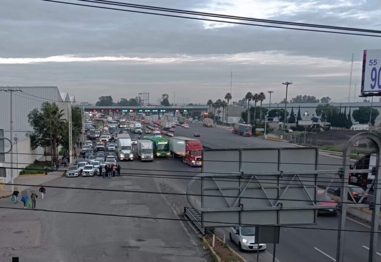 Transportistas del Edomex protestan contra extorsiones y abusos