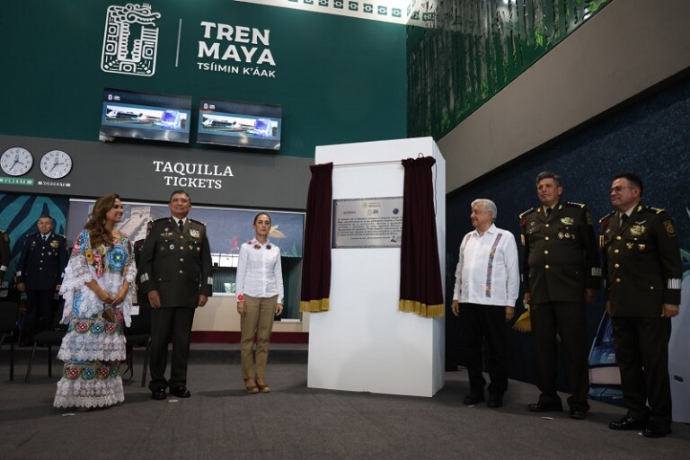 Entrega AMLO en Chetumal obra completa del Tren Maya