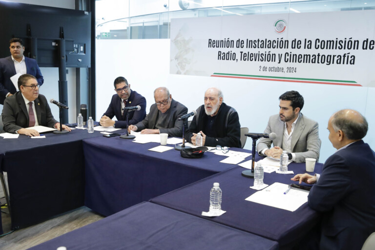 Impulsar agenda legislativa para apoyar radio, televisión y cine, plantean senadores