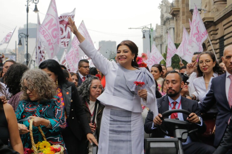 Agradece Clara Brugada apoyo ciudadano durante celebración en el Zócalo capitalino