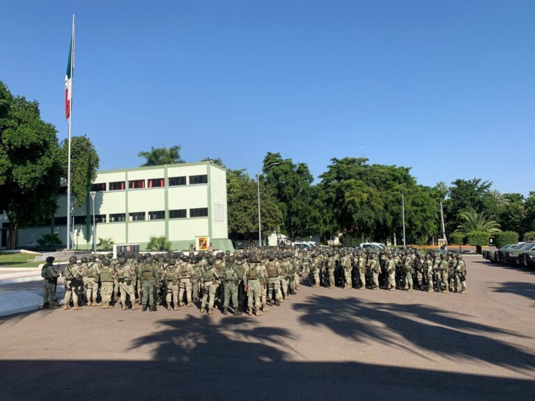 Arriban a Culiacán otros 300 elementos del Ejército