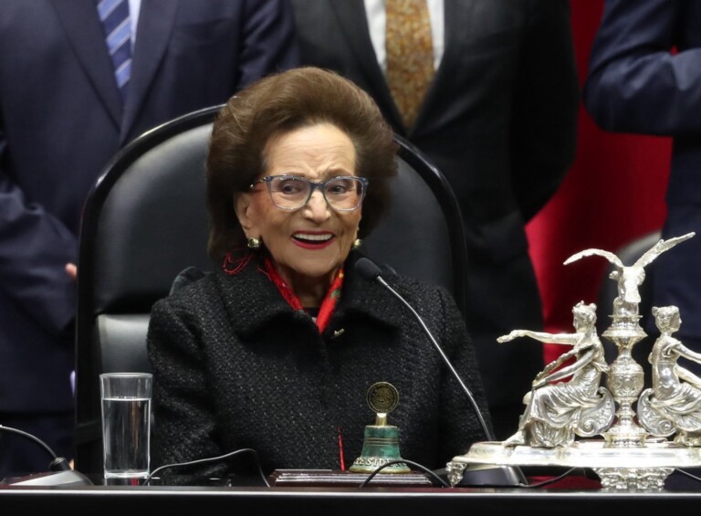 Congreso de Nuevo León rinde homenaje a Ifigenia Martínez