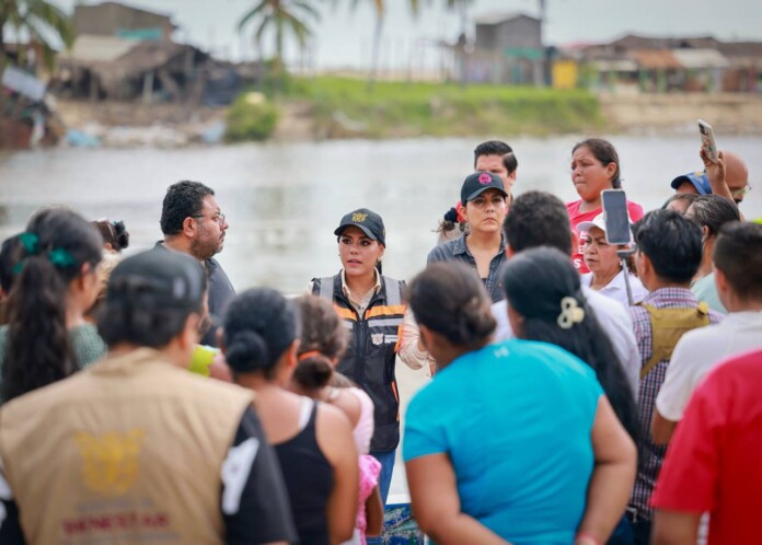 Evelyn Salgado visita comunidades de la Costa Grande de Guerrero tras 'John'