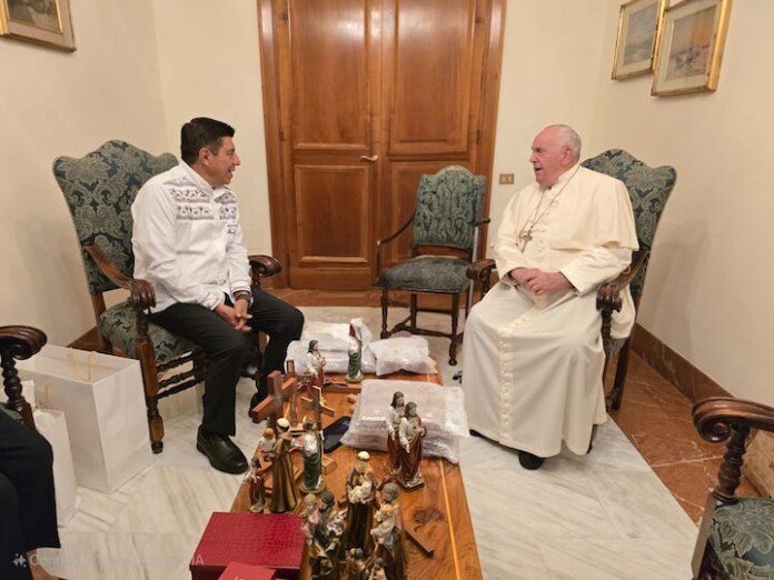 Gobernador de Oaxaca se reúne con el Papa Francisco