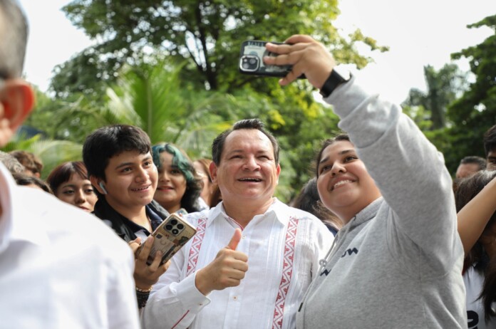 'Huacho' Díaz anuncia cinco nuevas universidades para Yucatán