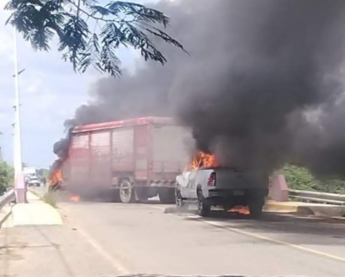 Jornada violenta en Tabasco: Incendian tiendas y autos en Villahermosa