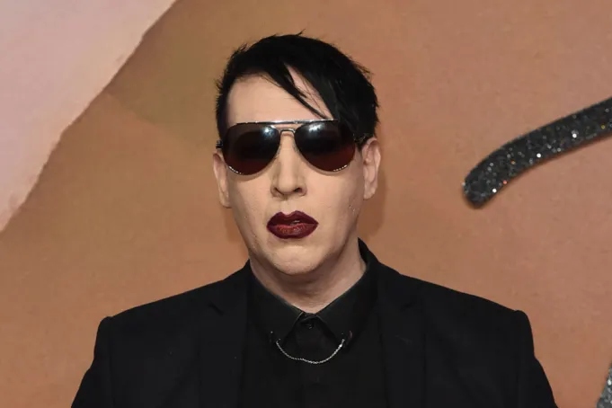 Acusadora de Marilyn Manson critica al fiscal por esperar dos años para actuar ante una acusación de violación