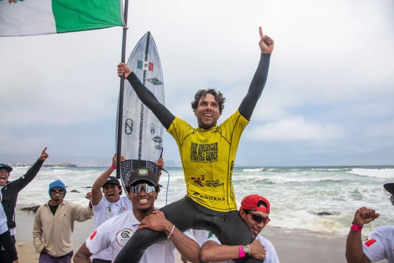 Sebastián Williams brilla en los Juegos Panamericanos de Surf al conquistar el oro para México