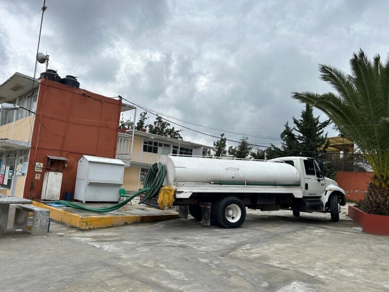 Ha sido prioridad el envío de pipas a escuelas afectadas por el recorte de suministro de agua