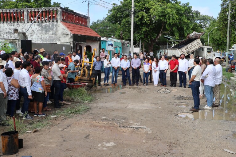 ‘Huacho’ Díaz da inicio al Plan Bienestar en Mérida