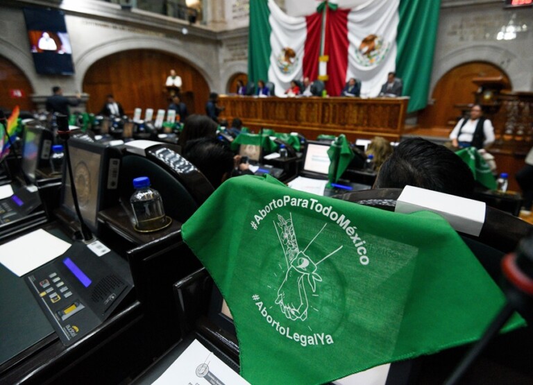 Aprueban la despenalización del aborto en el Edomex