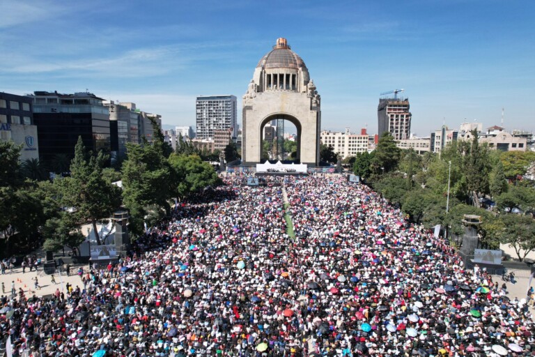 CDMX impulsa la educación: se entregan más de 11 mil apoyos del programa “Mi Beca para Empezar”