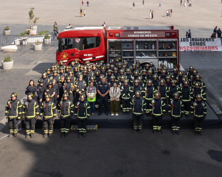 Clara Brugada entrega vehículos nuevos al Heroico Cuerpo de Bomberos para reforzar la atención de emergencias en CDMX