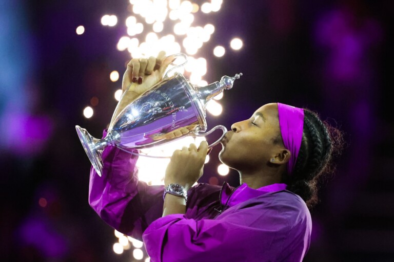 Coco Gauff logra su primer título en las Finales WTA con una impresionante remontada contra Zheng Qinwen