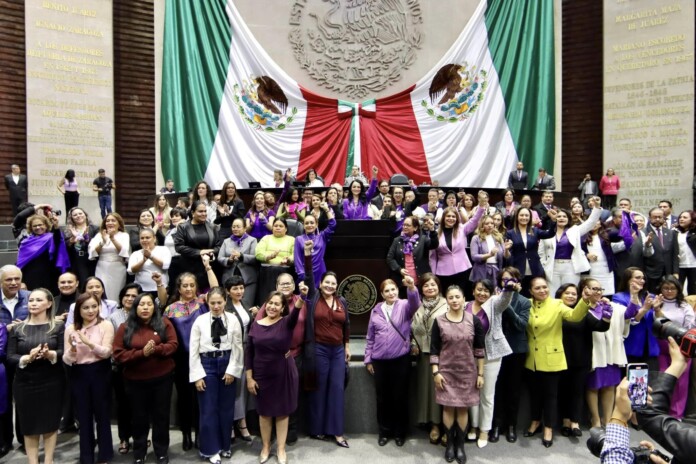 Diputados avalan reforma sobre igualdad sustantiva; la turnan a Congresos estatales