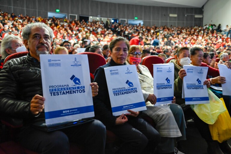 Entrega de Testamentos. Naucalpan.