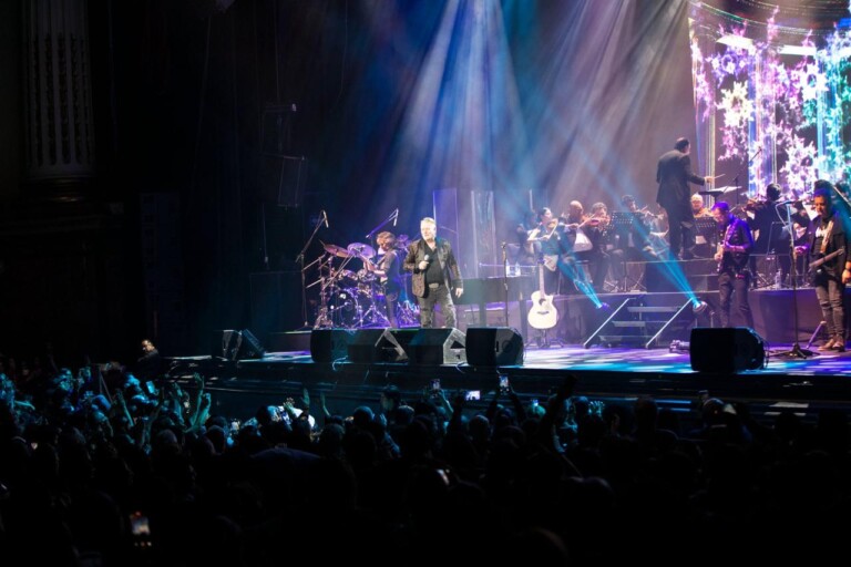 La Banda Sinfónica del INJUVE brilla junto a Miguel Mateos en el Teatro Metropólitan