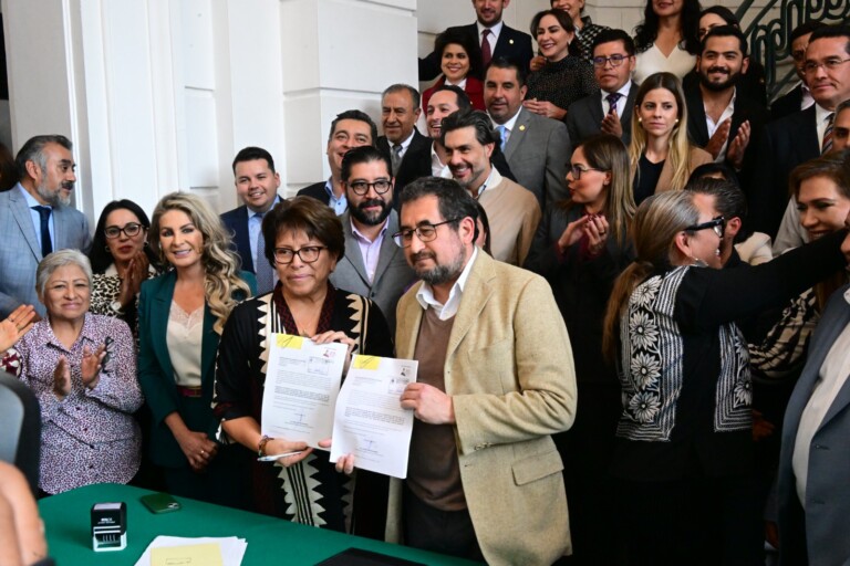 La diputada Martha Ávila recibe iniciativa de la jefa de Gobierno contra extorsiones en la CDMX