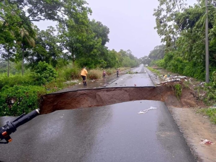 Tormenta 'Sara' toca tierra en el norte de Honduras