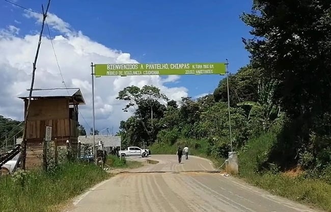 Autodefensas 'El Machete' toman el control de Pantelhó, Chiapas