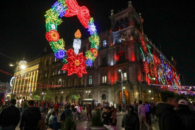 La Verbena Navideña transforma el Zócalo de la CDMX en un espacio de alegría y cultura