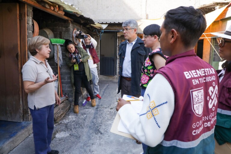 Recaban más de mil 900 peticiones en programa Casa por Casa en Xochimilco