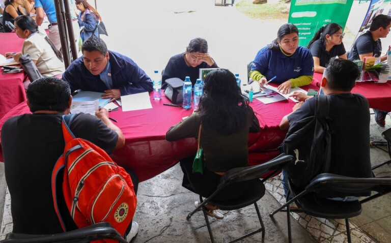 Exitosa jornada de “Ven y empléate rosa” en el Parque del Crucero