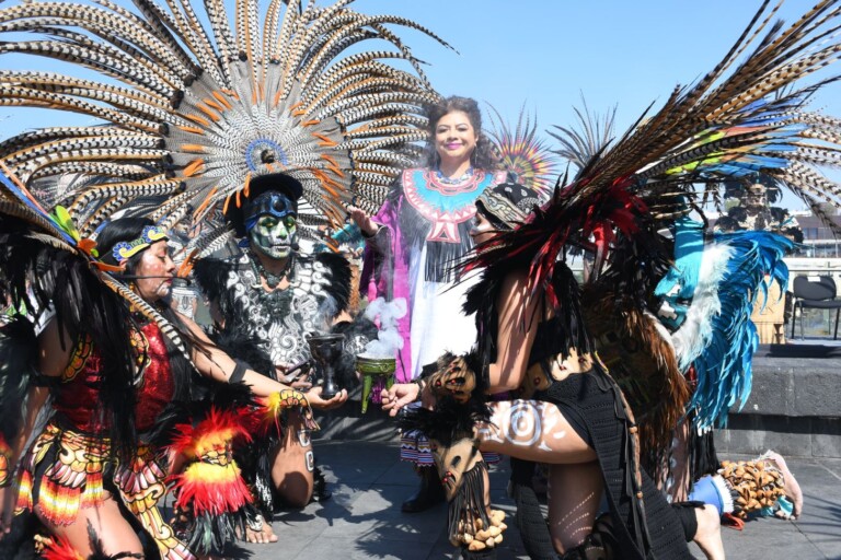 Conmemoran 700 años de México-Tenochtitlan con homenaje a raíces culturales indígenas