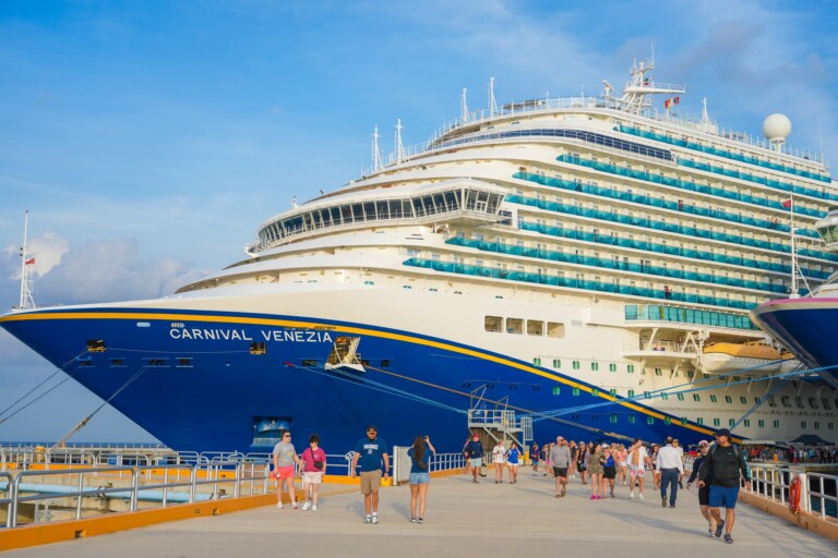 Cozumel da la bienvenida al primer crucero de 2025