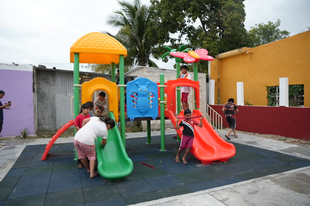 Inauguran remodelación del parque infantil en Champotón para el bienestar comunitario