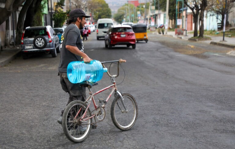 Lleva Agua Bienestar agua potable a comunidades vulnerables de nueve alcaldías en CDMX