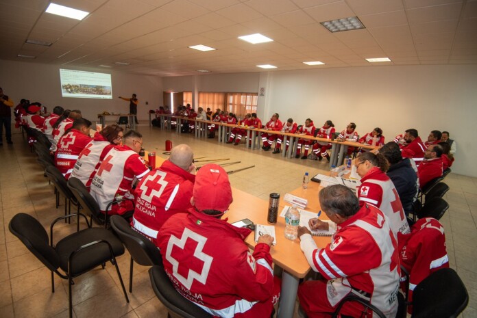 Curso de atención a Incendios Forestales, por Probosque en coordinación con la Cruz Roja Mexicana. Estado de México. Imagen de Facebook: Cruz Roja Estado de México.